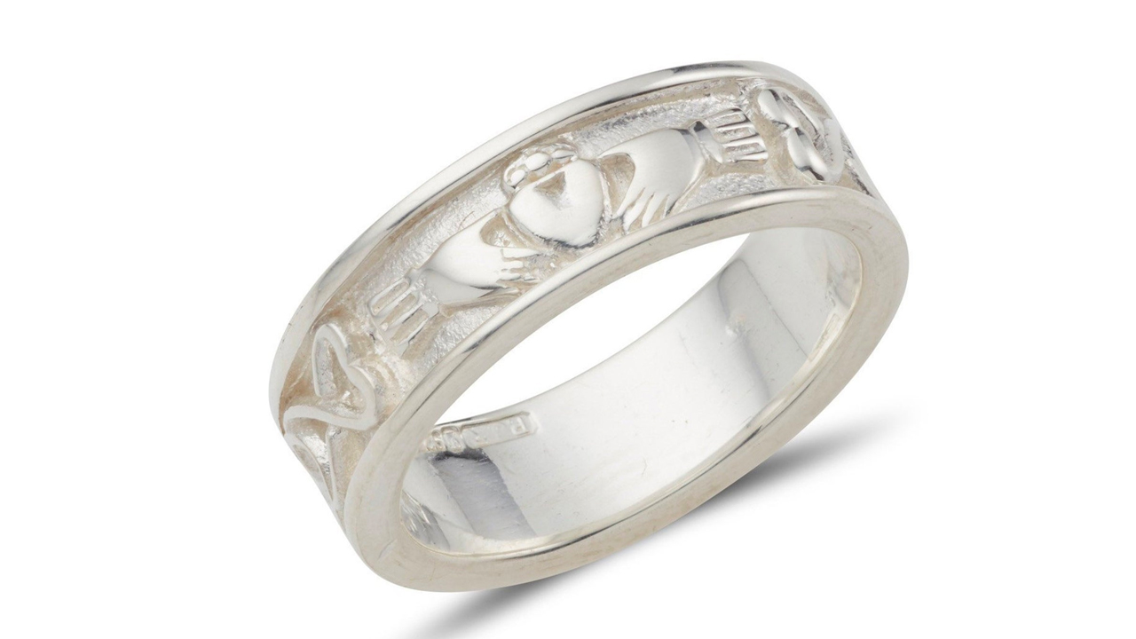 claddagh ring tilted