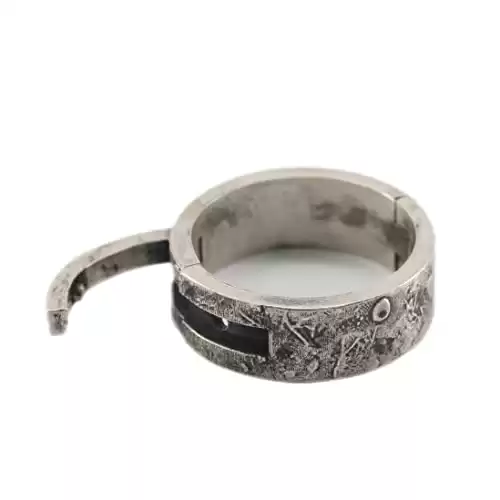 Avinchy Hinged Ring in Sterling Silver